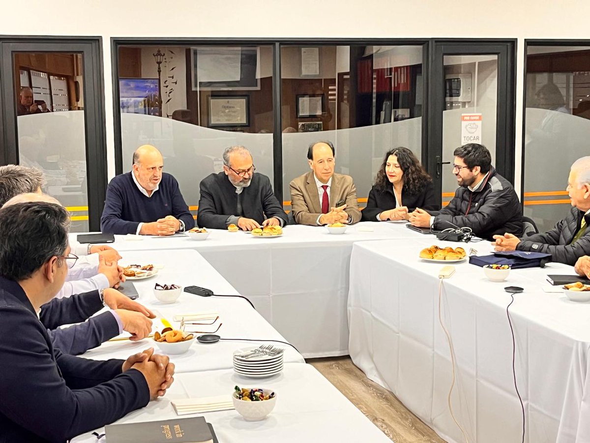 ⚓️🚢 En este momento.... 🚢⚓️
La Empresa Portuaria P. Montt, es sede del Encuentro de los Puertos de la Zona Sur Austral,  
Esta instancia,  busca definir los contenidos del Plan de Trabajo de la Asociación y explorar oportunidades de vinculación 
#puertosaustrales #macrozonasur