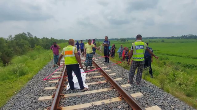 ফরিদপুরে ট্রেনে কাটা পড়ে যুবকের মৃত্যু