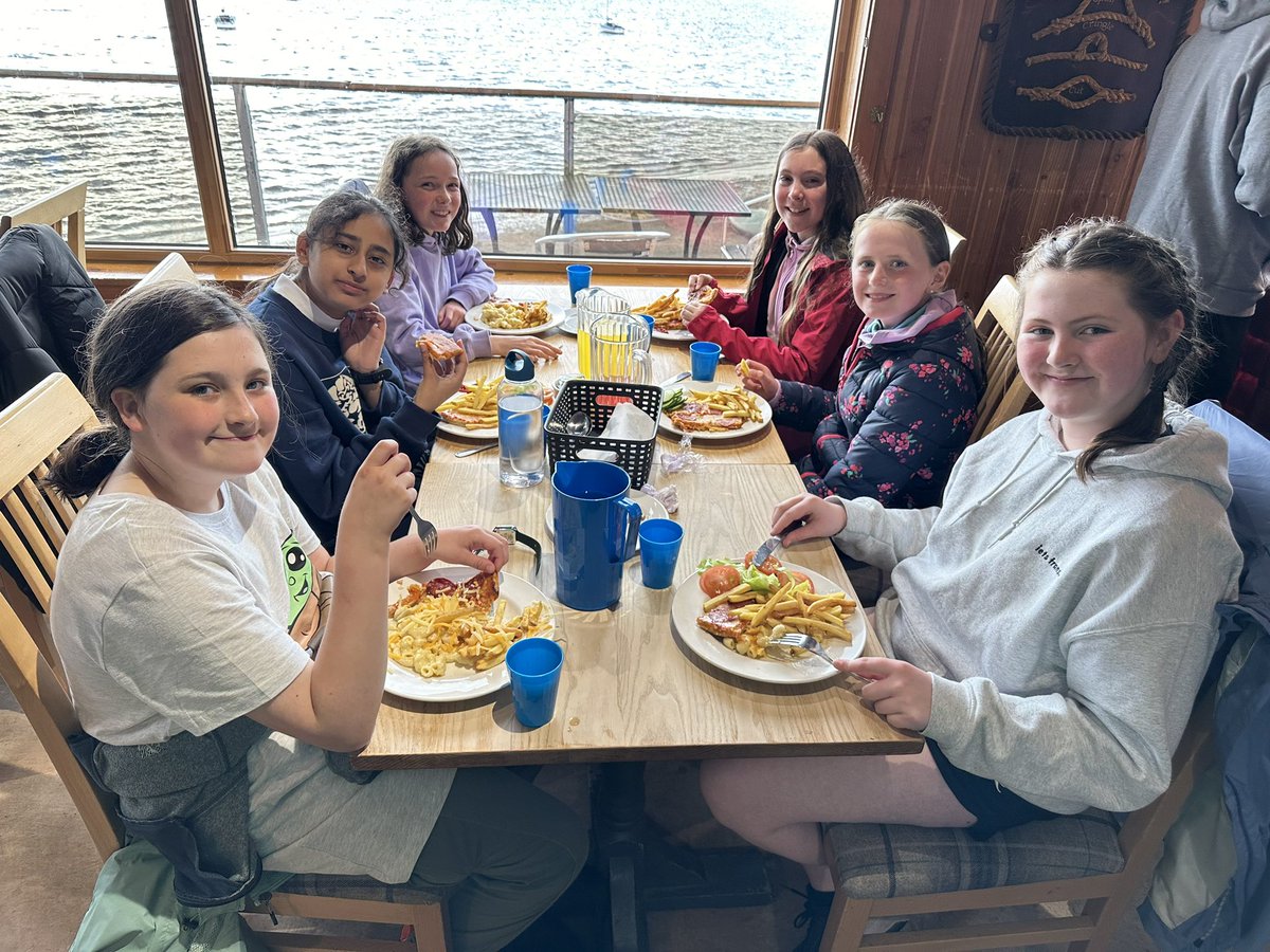 CPSP7trip's tweet image. Pizza &amp;amp; chips proving a popular tea!