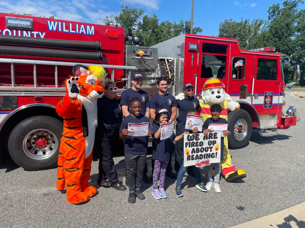 4 Amazing Triangle Tigers were FIRED UP FOR READING! They earned a ride to school in a firetruck this morning!
<a href="/PWCSNews/">PWCS</a> and
<a href="/PWCFireRescue/">PWC Fire & Rescue</a> have a great partnership to encourage students to read!