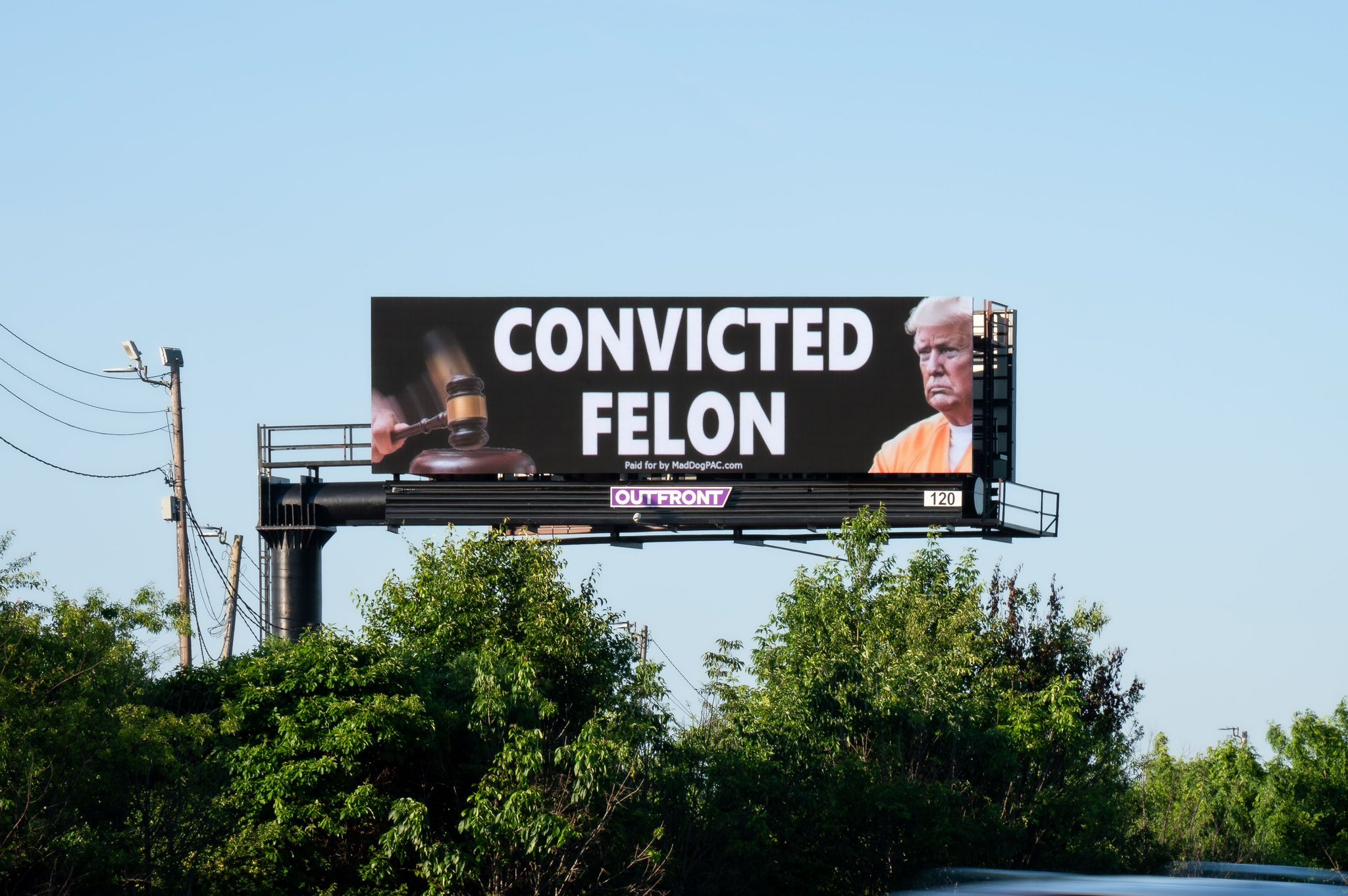 GPPjfH4acAYfJ3V.jpg:large