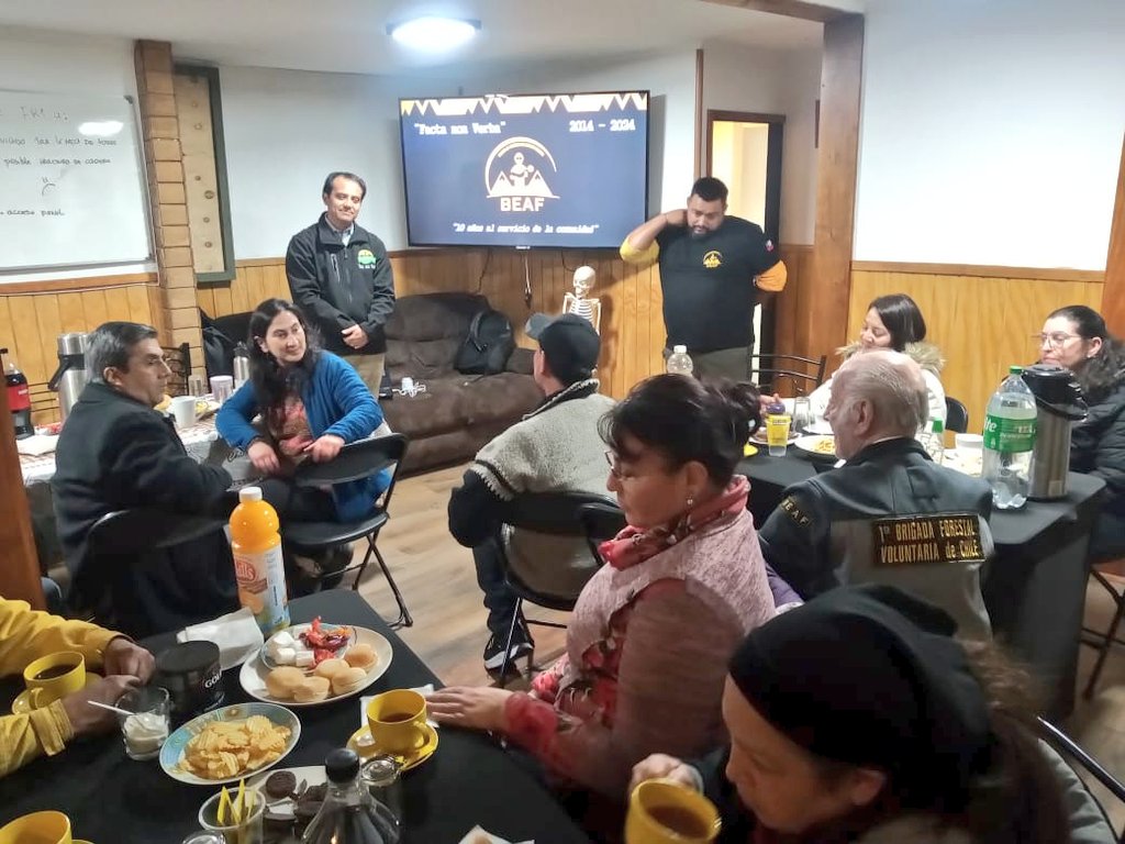 brigadaflorida's tweet photo. [COMUNIDAD]

En base #BEAF se reunieron representantes de todas las JJVV de la precordillera de #laflorida 

Se abordó el trabajo conjunto permanente con la comunidad organizada.

#10años #BEAF

#locañas #altomacul #lasperdices #LaHiguera #stateresa #lastinajas #stasofia y más https://t.co/Wnwxom1HXS