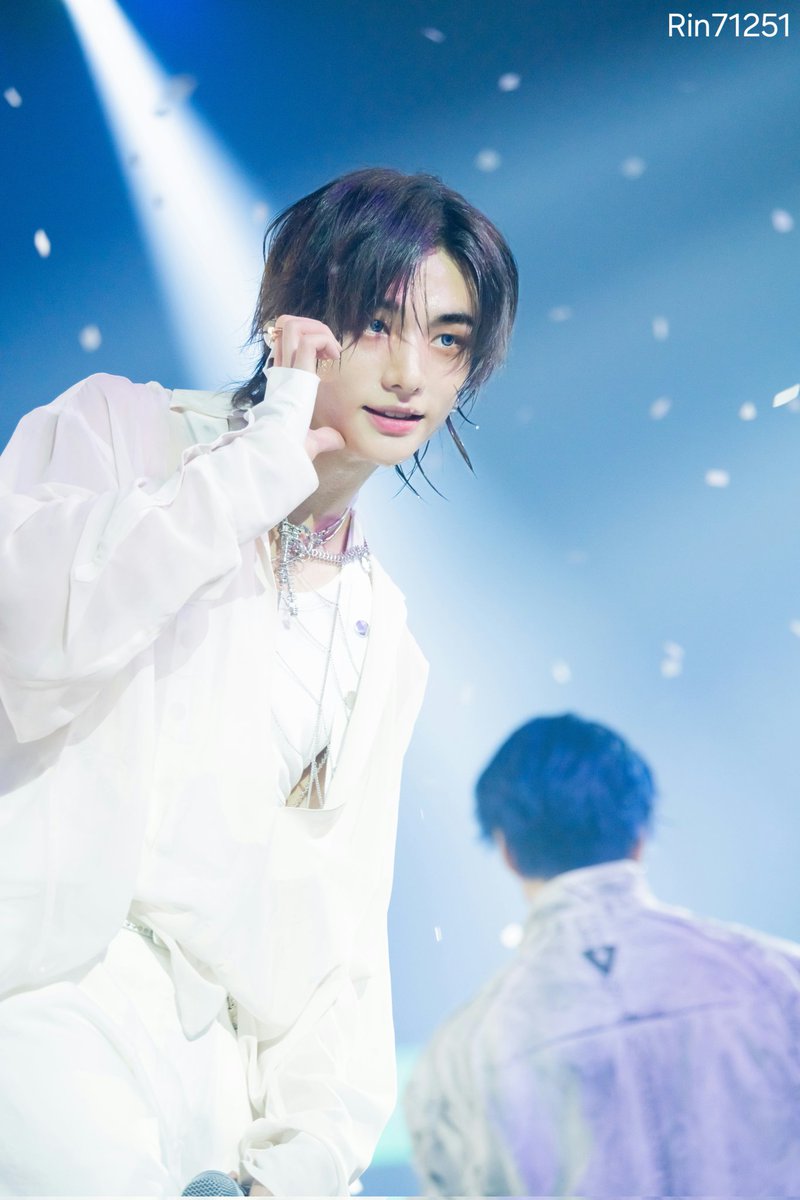 Rin71251's tweet photo. けーうぇーぶ
#현진 #Hyunjin https://t.co/vx7V1eOPp6