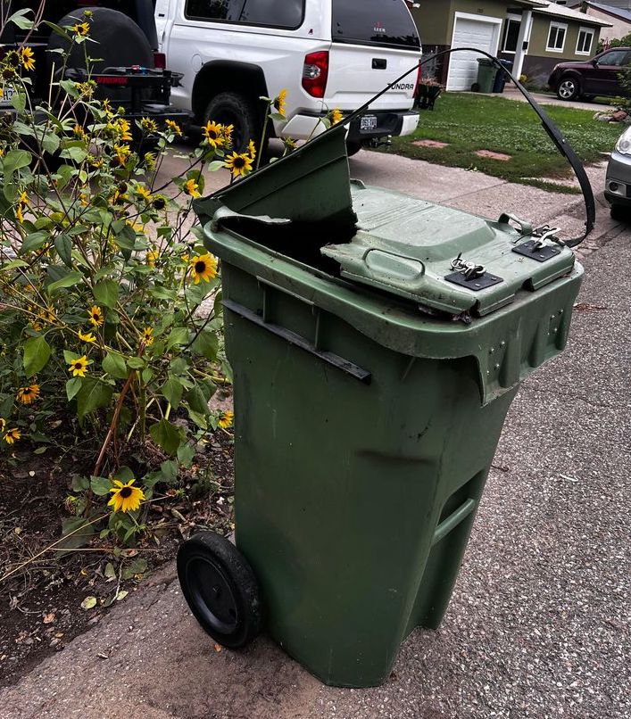 BeBearSmart's tweet photo. If your bear-resistant trash container is damaged so as to no longer be bear-resistant, please contact your waste hauler for repairs or a replacement. Contact info at https://t.co/9bUcEzJeXV https://t.co/3g4pyyTcRl