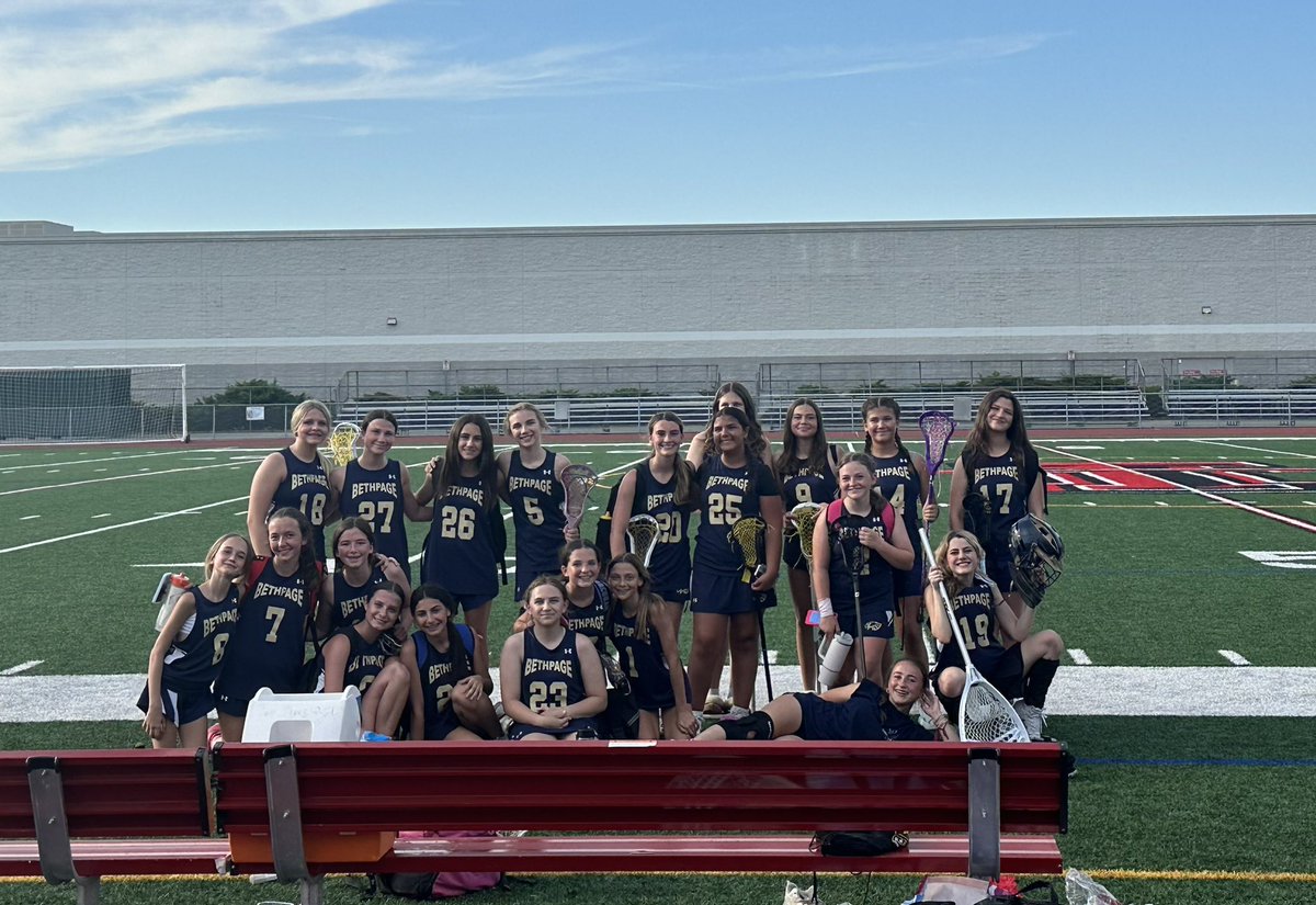 MsDAngioBHS's tweet photo. The girls ended their season with an extremely exciting last game! Congratulations girls on a great lacrosse season! 🦅🥍  #WeAreBethpage https://t.co/rzDvdKIJke
