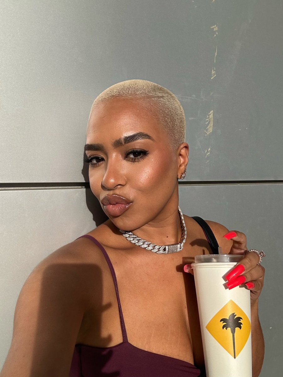 TheBSimone tweet media