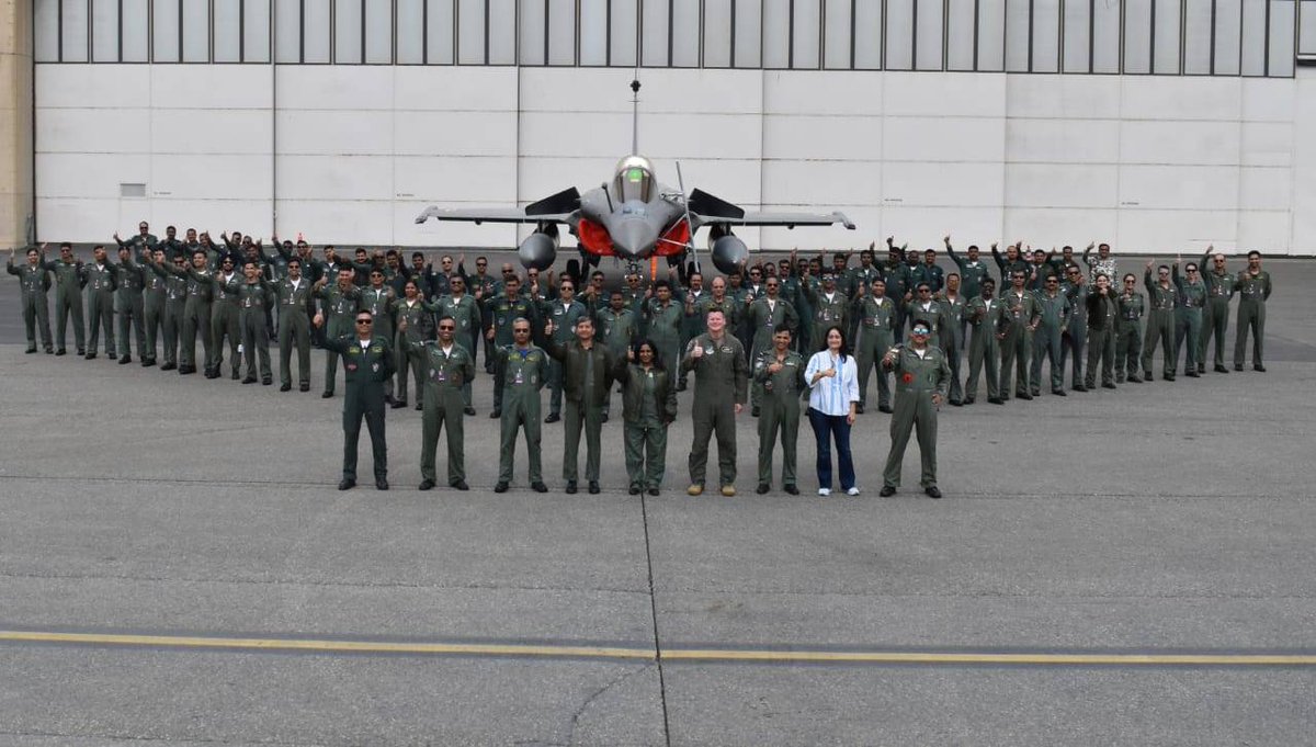 The #IAF team at Ex Red Flag, Alaska was visited by the Charge d'Affaires and officiating Ambassador at the Indian Embassy in Washington, Ms Sripriya Ranganathan, today. The visit was conducted by @usairforce Base Commander alongwith Air Cmde YPS Negi, Air Attache at the Indian