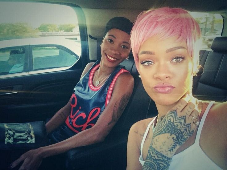 JustinGuzmn4's tweet photo. don't forget these pics of Rih with short hair #pinkanna #fentyhair https://t.co/Zc8Ya7Amao