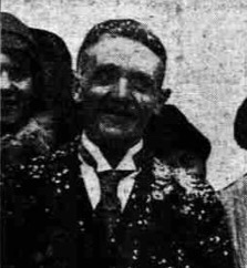 Turned over a page whilst cataloguing at work to find a photo of the old post office in Tintern, run by my GG grandfather’s sister &amp; daughter 😯 

Here’s GG grandfather, (born Tintern), a murky image which pleasingly reveals many similarities with my grandfather 

#AncestryHour