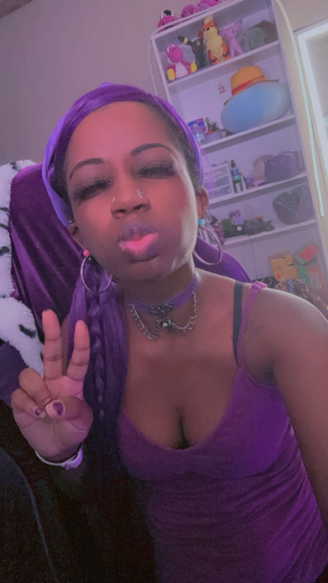 JazziexBooppg's tweet photo. Figured out what imma do wit my cod recording…lol vid coming #callofduty #idkhowtoplay #pcgamer #cod #purple #jazziexboo #TeamKalyjay #Activado #400Paar #idk https://t.co/2zsmg7z0TE