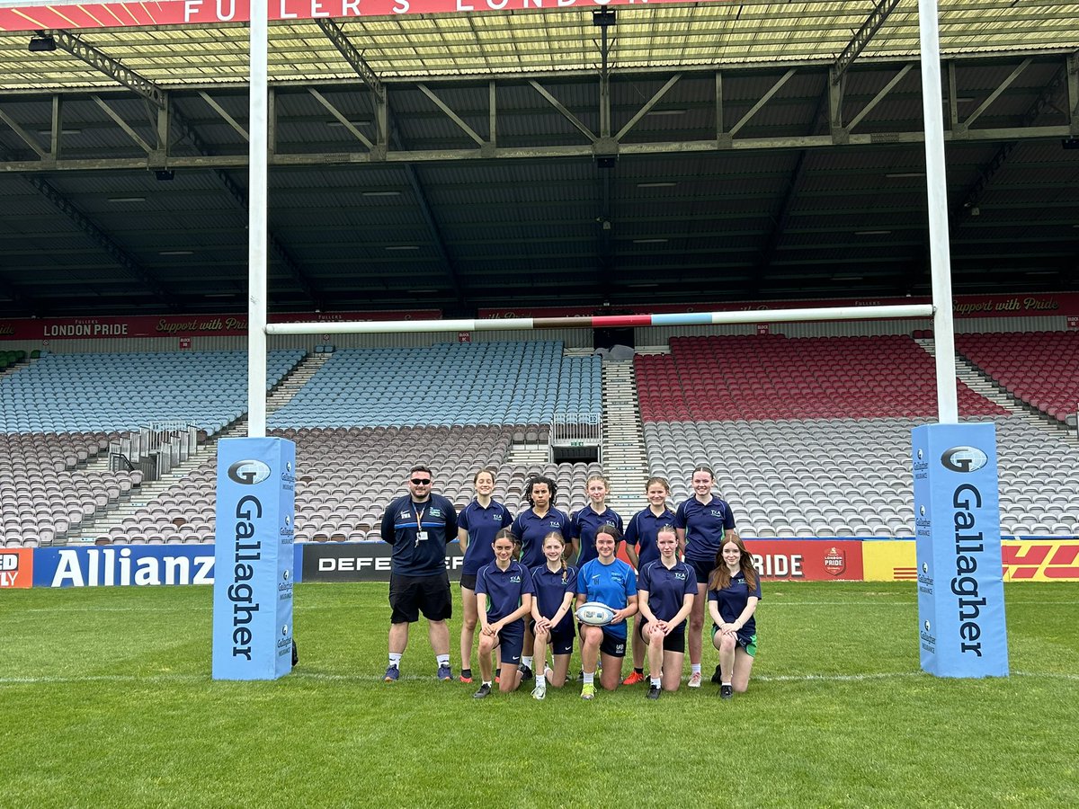 TKAPhysicalEd's tweet image. Well done to the Y9&amp;amp;10 Rugby players who took part in the @quinsfoundation #ProjectRugby Festival today. Our girls team went undefeated in the festival with Issy and Lauren being the MVPs. #WeareTKA @TheKingstonAca