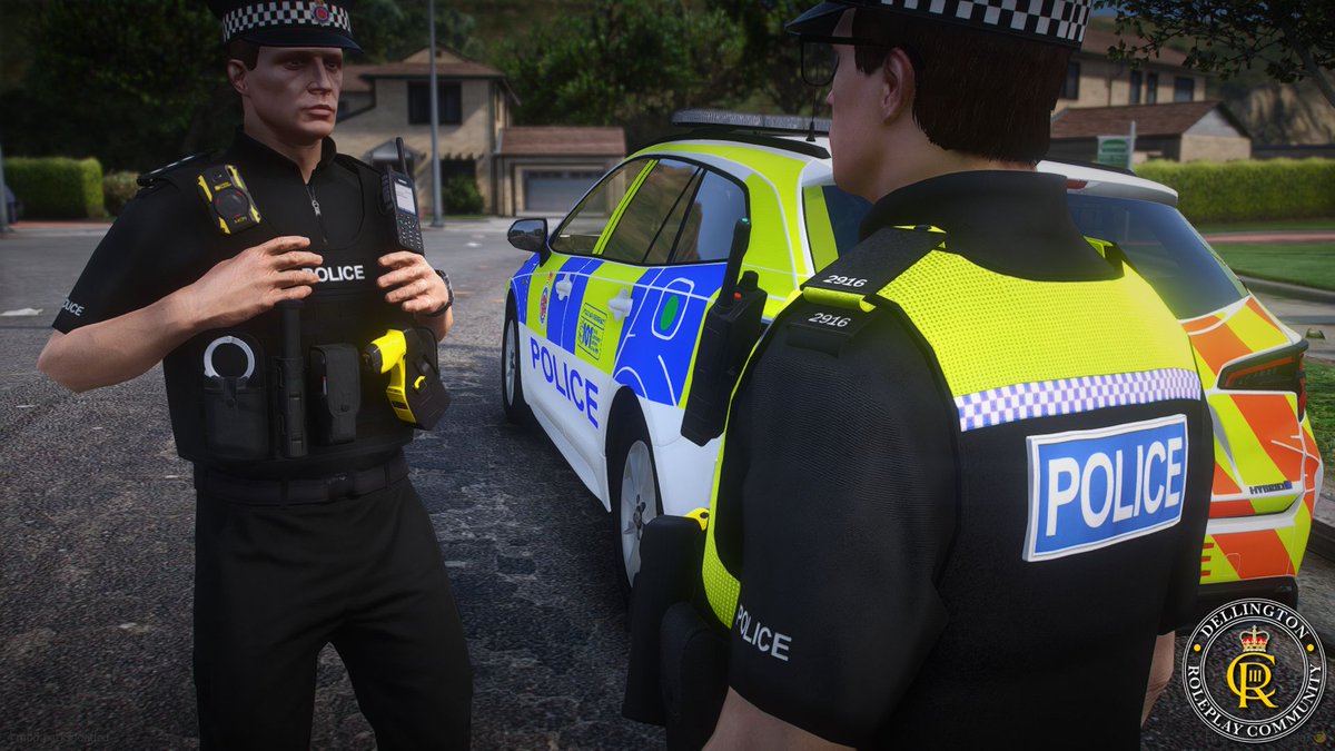 DellingtonRPC's tweet photo. Our Chief Inspector is out and about assisting our PCs conduct door to door enquiries in parts of Dellington after a string of burglaries.
#Dellington #Roleplay #Fictional #GTAV # FiveM #Community https://t.co/yxuAqho47X