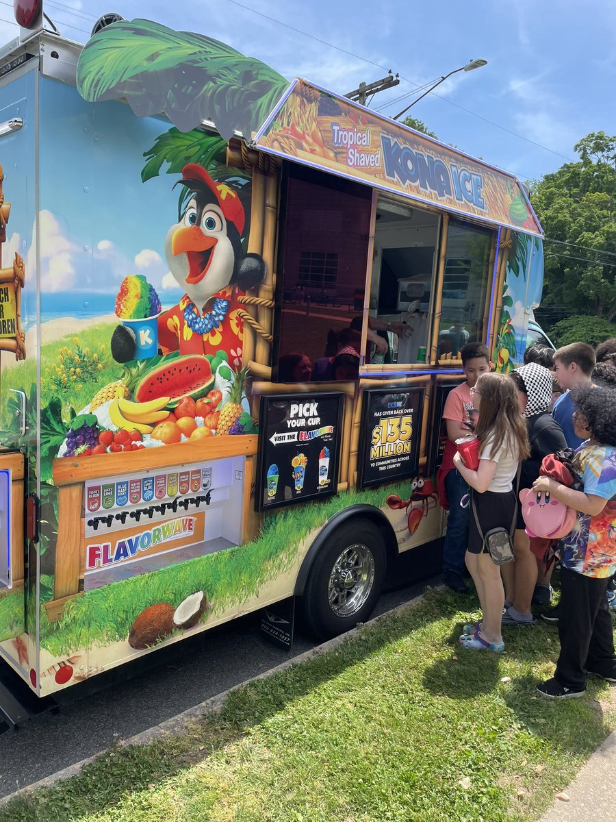 HodumLMS's tweet photo. The Kona Ice Truck stopped at LMS today to celebrate our 6th and 7th graders! Which flavor is your favorite???
@MeridenK12 @LJWask @hebert_lms https://t.co/7fmbWpoRVd