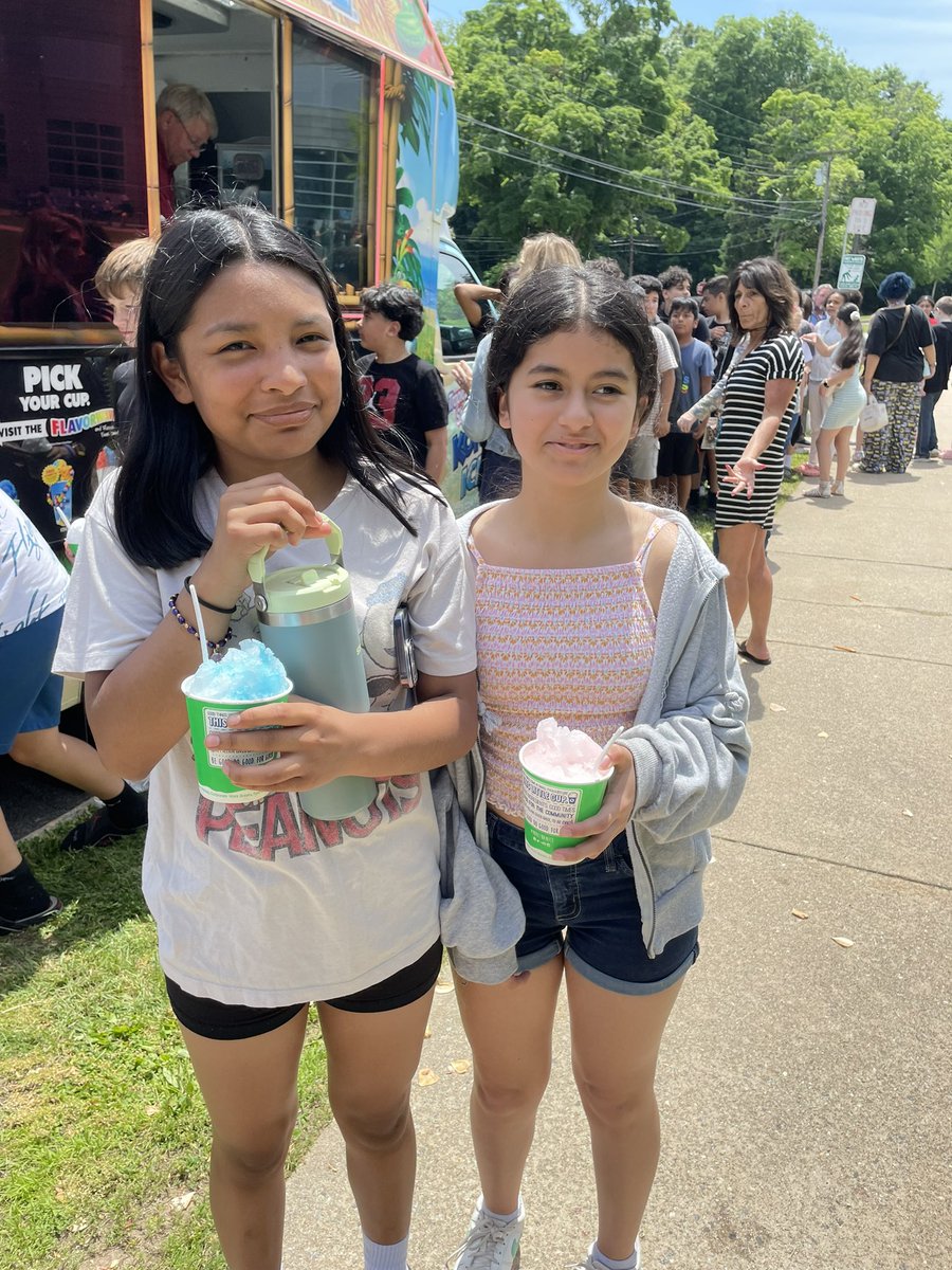 HodumLMS's tweet photo. The Kona Ice Truck stopped at LMS today to celebrate our 6th and 7th graders! Which flavor is your favorite???
@MeridenK12 @LJWask @hebert_lms https://t.co/7fmbWpoRVd