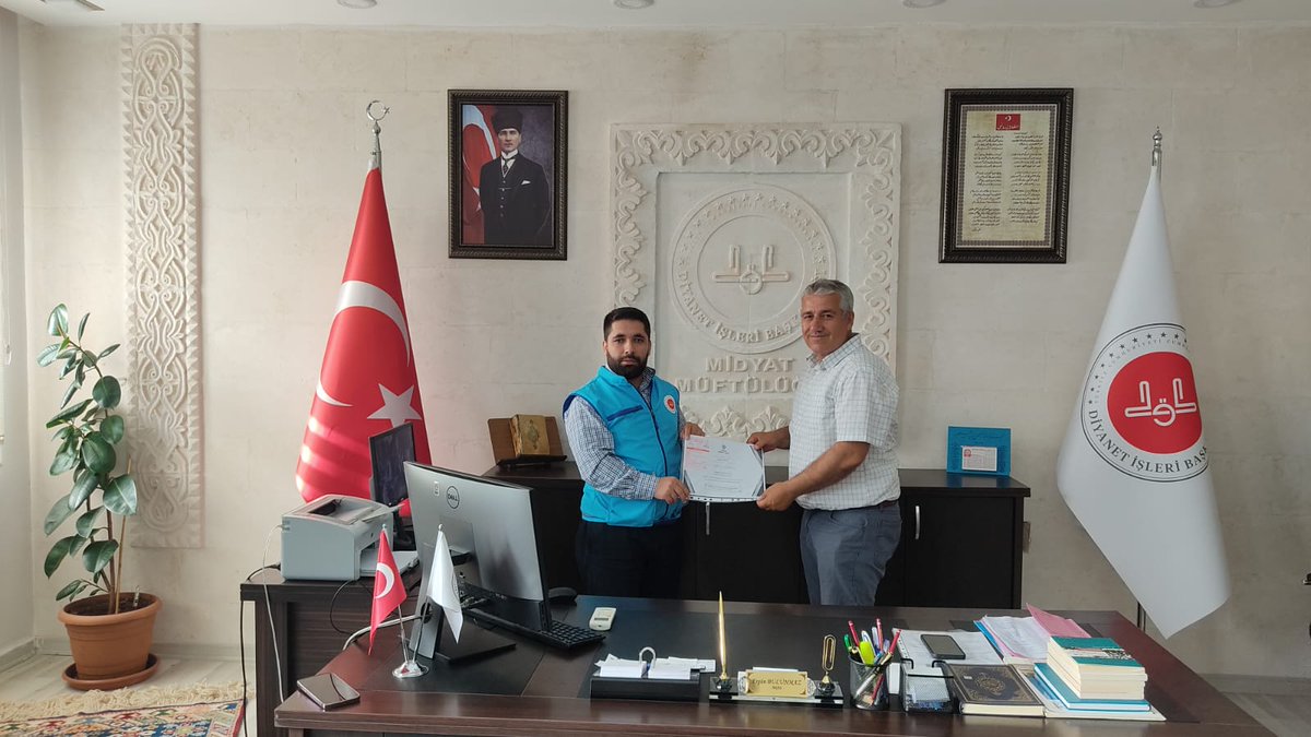 DİB ile TDV iş birliğiyle "Kurbanını Paylaş Kardeşinle Yakınlaş" sloganıyla sürdürülen 2024 Yılı Vekaletle Kurban organizasyonu kapsamında Midyat Kayalıpınar İlkokulu Müdürü Ubeydullah AKBULUT beyefendi vekalet yoluyla kurbanını TDV'ye bağışlayarak destek oldu.