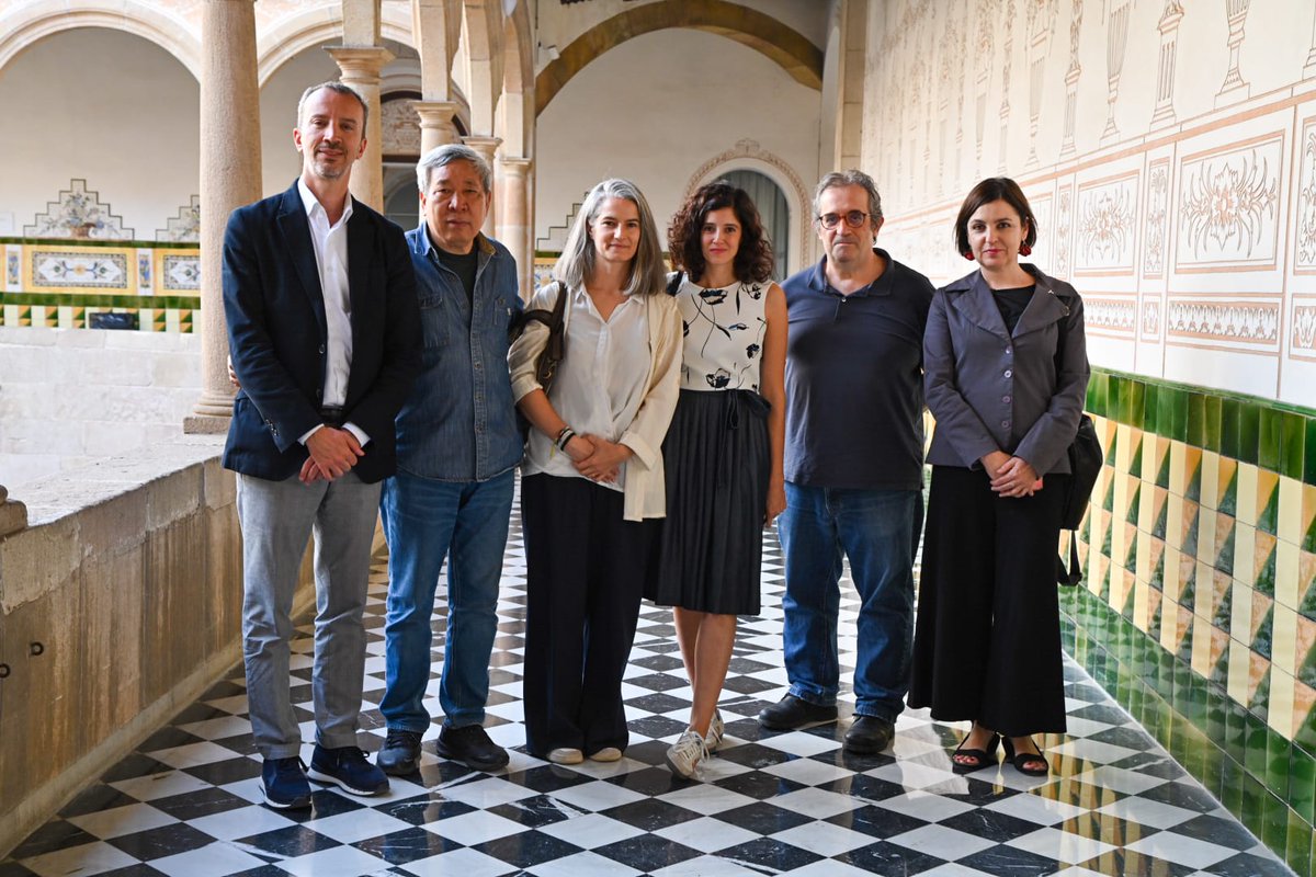 CasaAsia's tweet photo. ✨ ¡Hoy nos visita en Barcelona el escritor chino Yan Lianke!

En conversación con su traductora @bcuadramora y el sinólogo @mnlolle, el autor nos presenta Duro como el agua, su última novela traducida al castellano.