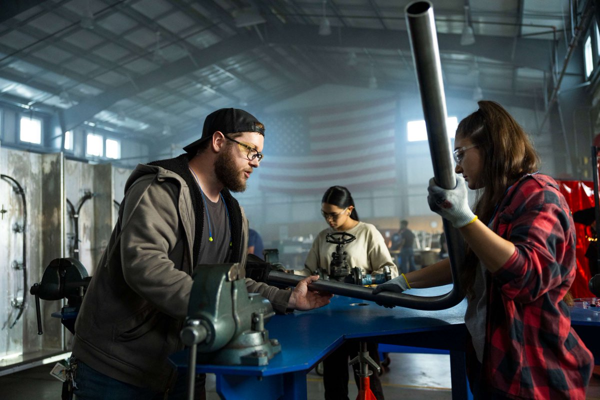 As the SIB recruits and trains skilled tradespeople, we're excited to partner with <a href="/SME_MFG/">SME</a> to address gaps in the defense manufacturing workforce. We'll work together to upskill workers, raise industry awareness, and expand the talent pool. 

bit.ly/3Ku5eki