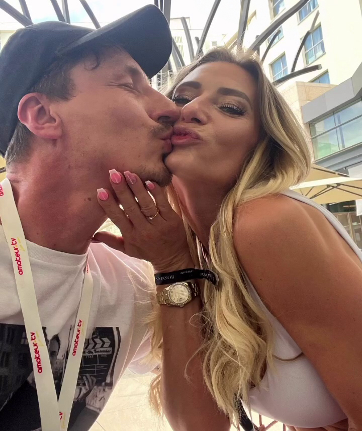 VikaViktoriaCam's tweet photo. Meeting #JasonSteel @BucharestSummit 
It is always a pleasure to meet you !!
@sexzessivtv @jasonsteel_xxx @vikamodels https://t.co/Z5upfCZX5y