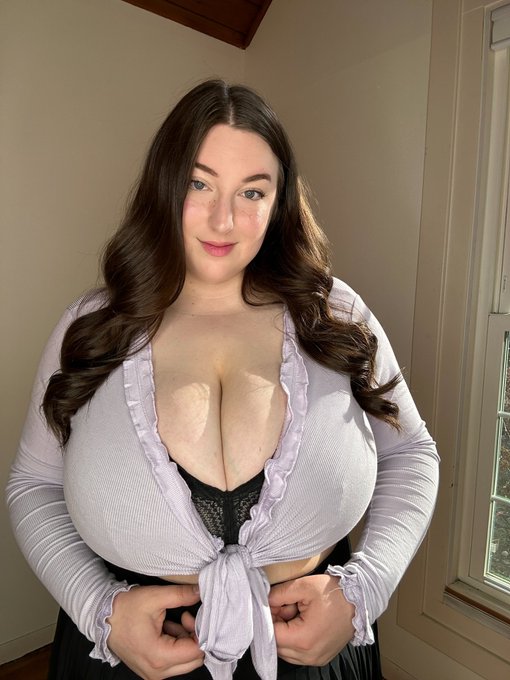 Ask me anything 😈 https://t.co/phlxmxYmEh