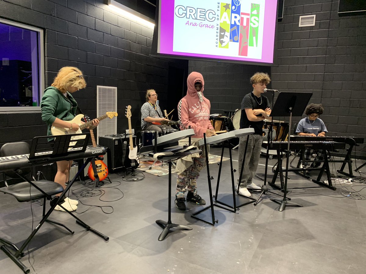 AnaGraceArts's tweet photo. We are enjoying fourth quarter Share Day at Ana Grace Academy of the Arts Middle School! @CrecArtsMiddle1 @anagraceproject https://t.co/FQdJCNmVPl