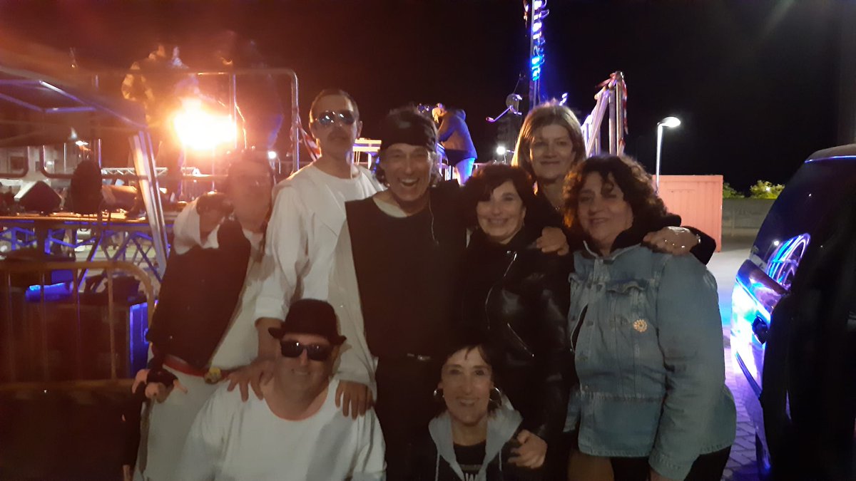 SantiInhumano's tweet photo. Preparando el próximo "asalto" justo agradecer a la gente que en cada actuación te demuestran cariño,afecto y admiración profesional.Gracias.#León
Próxima parada: Forever 80's.Con #DanzaInvisible #seguridadsocial #Miguelcostas #siniestrototal #Pablo #torerosmuertos #lapoptelera https://t.co/pUUFjbTWEn