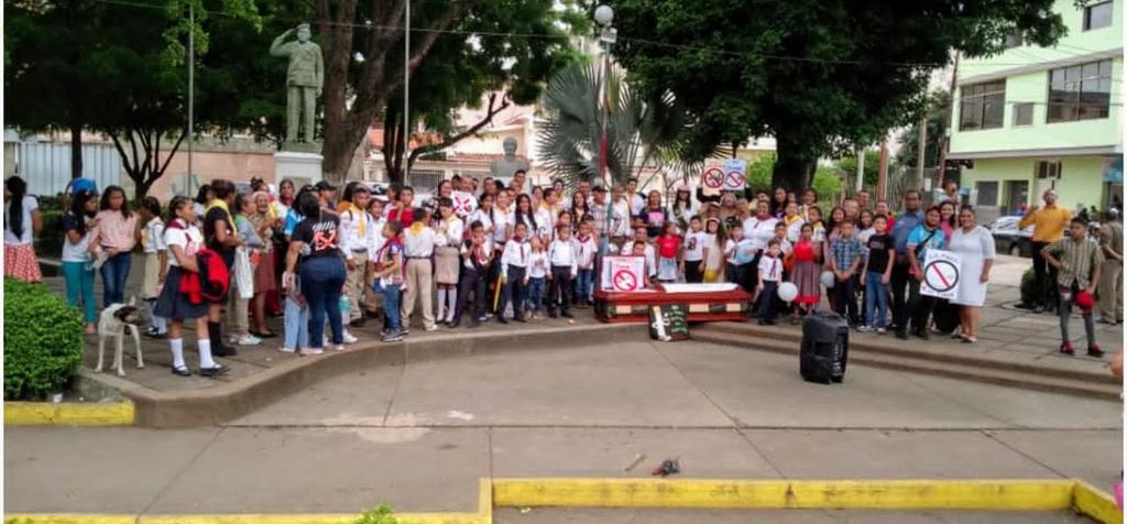 DiogenesB1959's tweet photo. *DISTRITOS I Y II DE CALABOZO MARCHARON POR LA SALUD*
El 1 de Junio la iglesia Adventista en Calabozo realizó la Caminata por la Vida y la Salud en el Centro de la ciudad, donde se compartió un mensaje de conciencia en mantener un estilo de vida saludable. (Pr Luis Matute) https://t.co/mcGchDparM