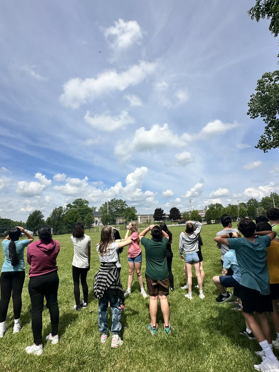 NoRoSTEM's tweet photo. Thank you to Officer Gregory of the @NorthRoyaltonPD for demonstrating how drones are used in the police force as well as the rules and regulations that go with them! #nrinspiregreat @RoyaltonSchools https://t.co/biZJRGVaMM