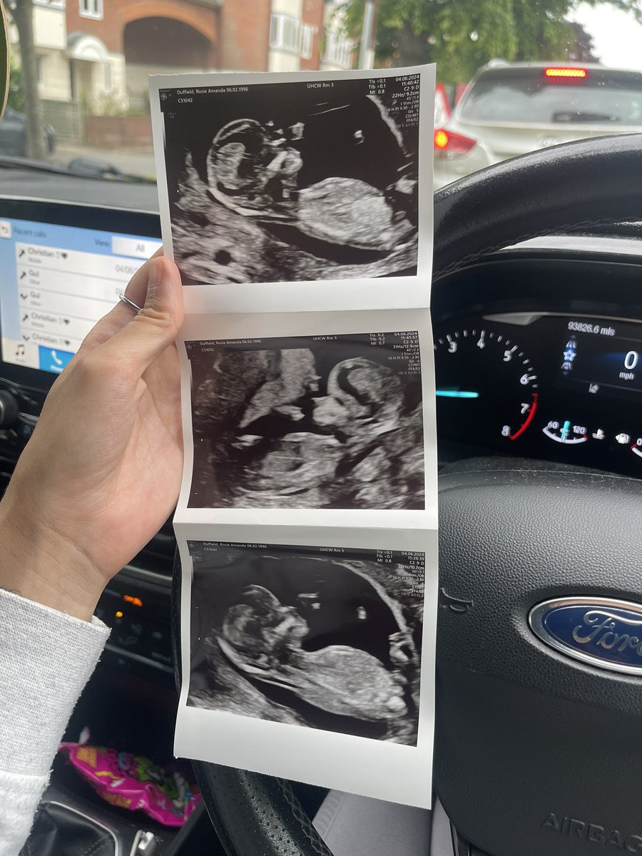 Rosie🖤 tweet media