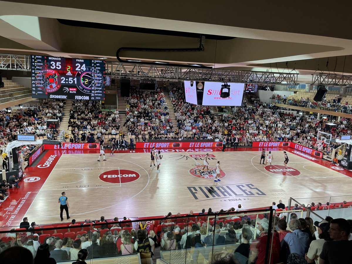 🏀 L’AS Monaco domine le Paris Basket (35-24) alors que l’on arrive bientôt au terme du deuxième quart-temps. Un grand Mike James, auteur de 16 points pour l’instant. #FBSport #BetclicElite