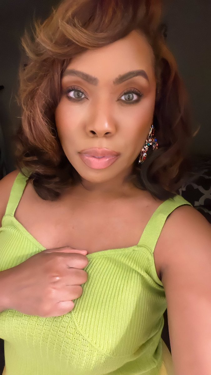 _ReneeNow's tweet photo. And he says you can’t post anymore walking videos lol https://t.co/1owQ4wtXCf