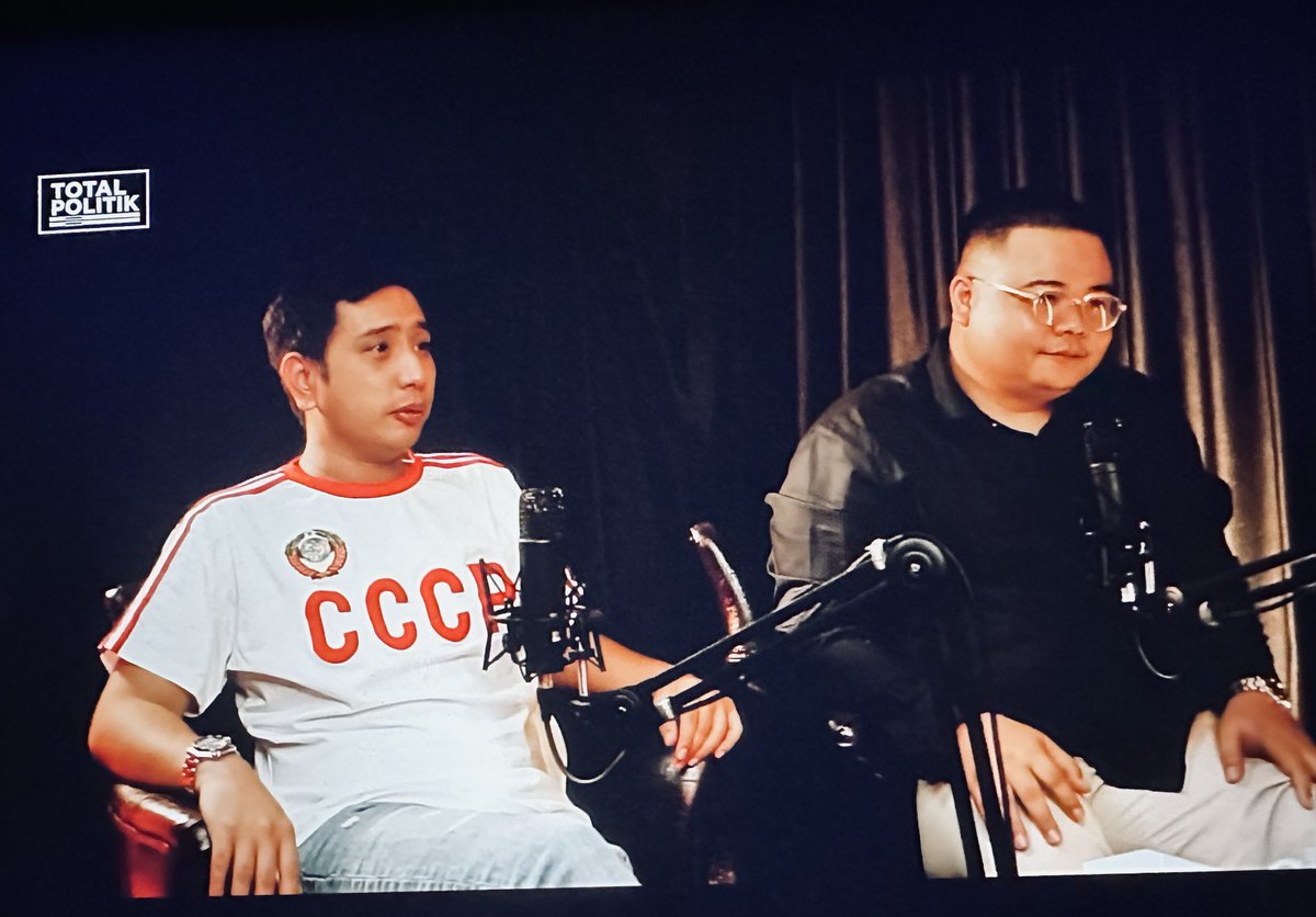 Ngakak menyaksikan dua wajah host Totpol ini saat ditanya Pak Pandji soal politik dinasti: “Luuu, punya opini, gak?”

“Gua? Pu pu punya…” jawab Bro ⁦<a href="/didietadiputro_/">Didiet Adiputro</a>⁩ 😂