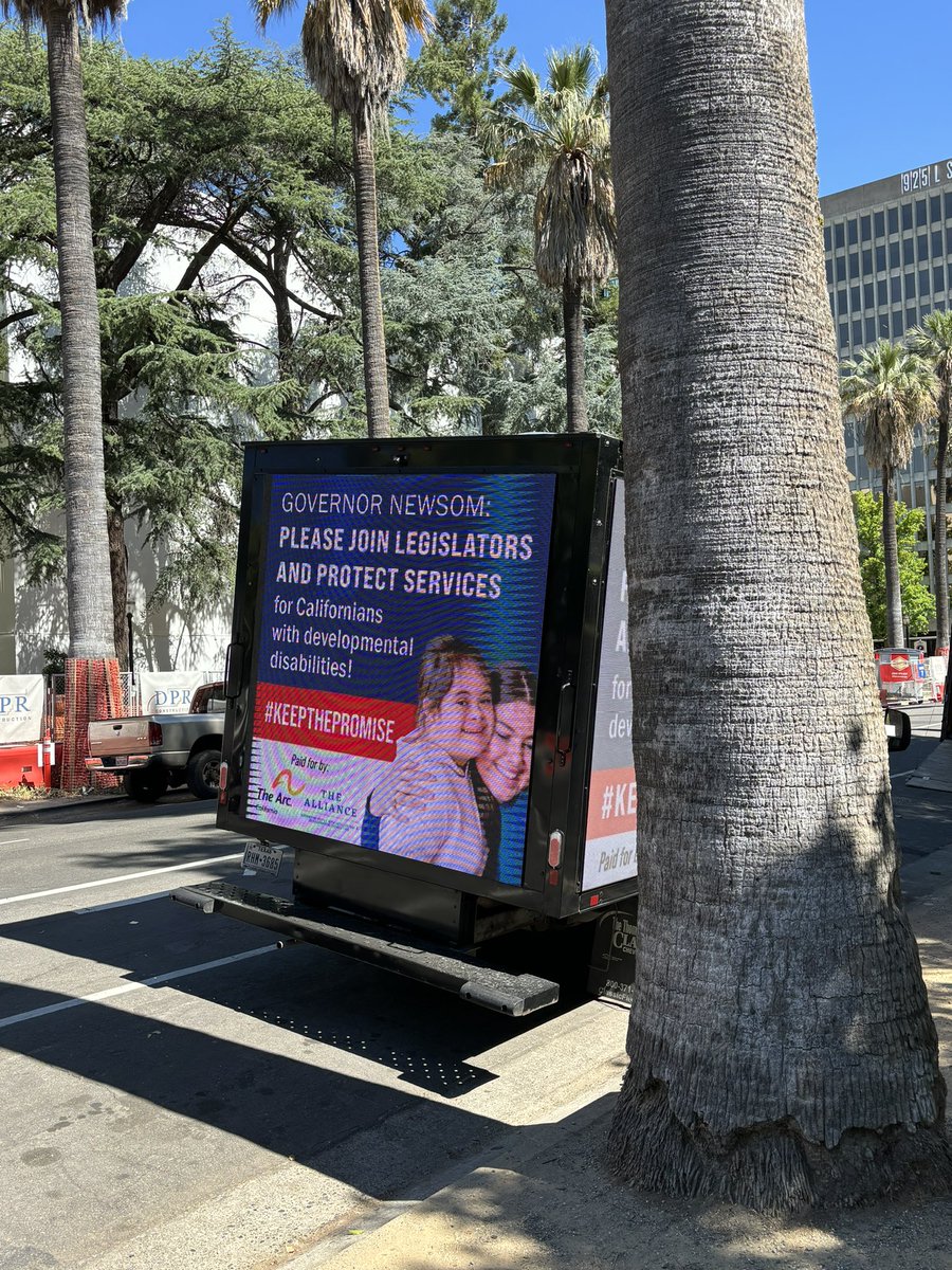 Seen on 10th Street in front of the Capitol’s West steps…let’s go, @CAGovernor!

#KeepThePromise