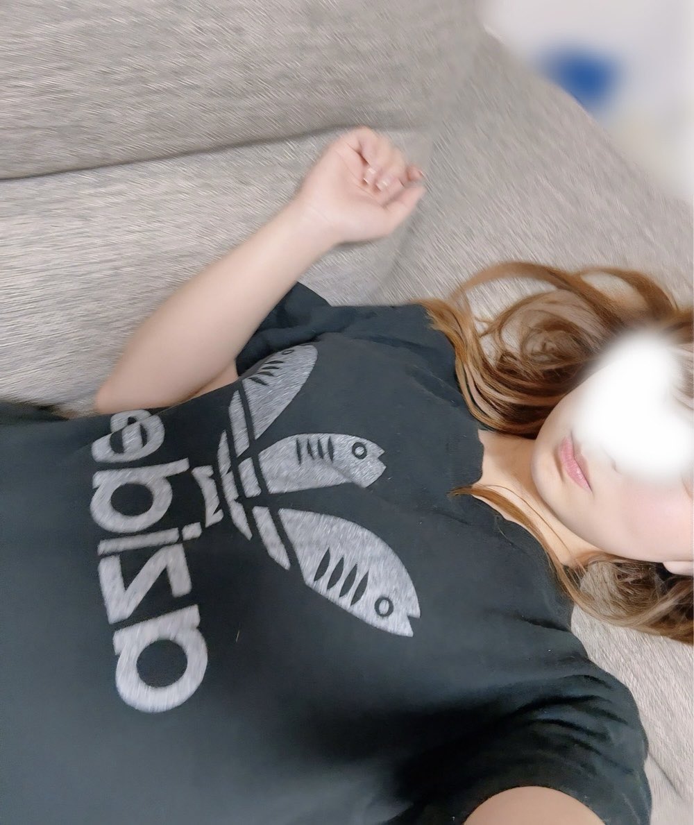 aroma_nonoka's tweet photo. かわいいやろ🐟笑
#adidas #azides https://t.co/Y5BCRW5mIq