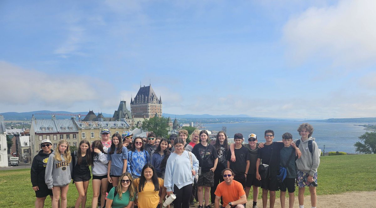 Les élèves <a href="/EECSteCatherine/">École catholique Sainte-Catherine</a> admirent le paysage de la ville de Québec dans le cadre du stage Branche-toi <a href="/CscProvidence/">Csc Providence</a> <a href="/ESCPainCourt/">École secondaire catholique de Pain Court</a>