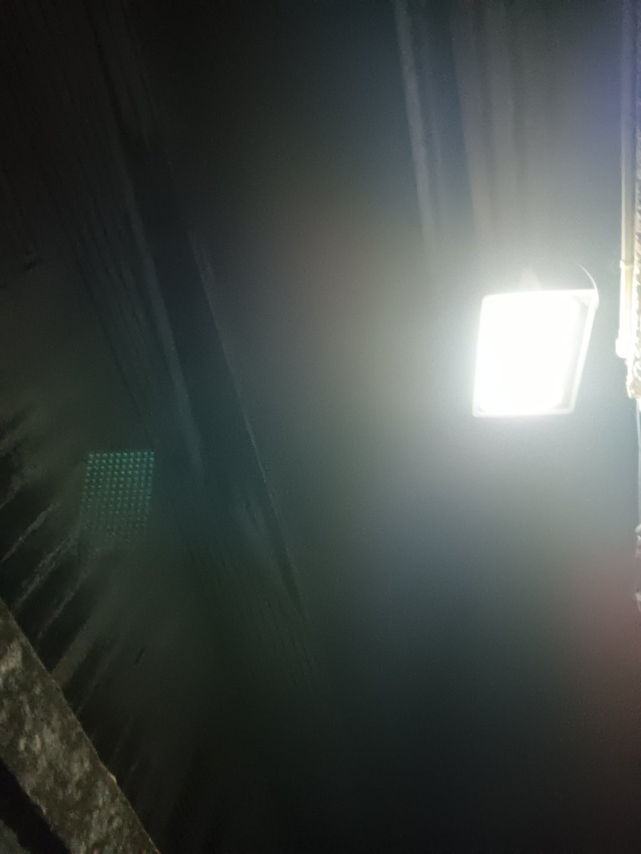 Solar panel menenlrangi jalan rumah <a href="/pln_123/">PT PLN (Persero)</a>  tembusan <a href="/martinmanurung/">Martin Manurung</a>  @KemenBUMN