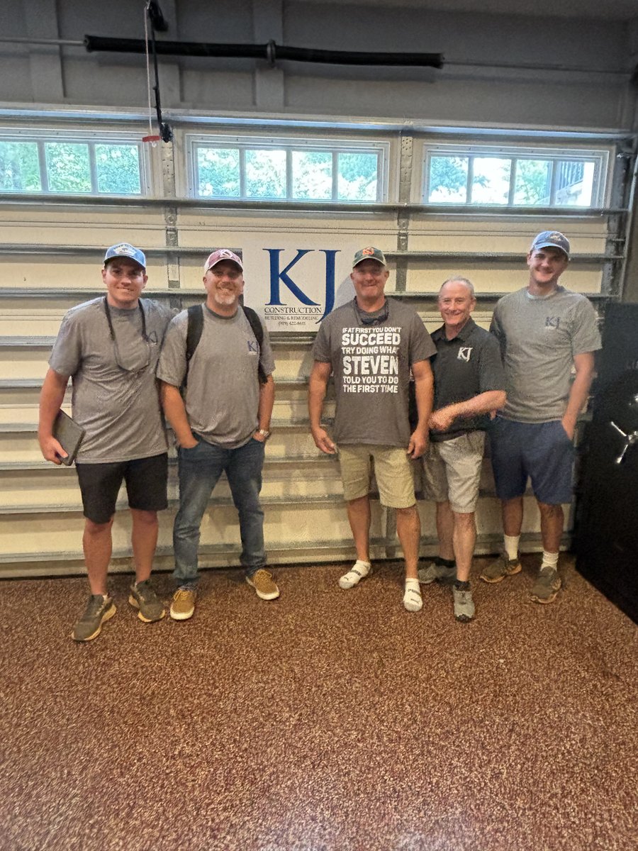 🛠️ Diving into #constructiontech with KT Construction! Optimized workflows and shared some laughs — thanks to Steven’s advice on his shirt: "Try doing what Steven told you to do the first time." 😄👕 #BuilderPad #Innovation #Teamwork