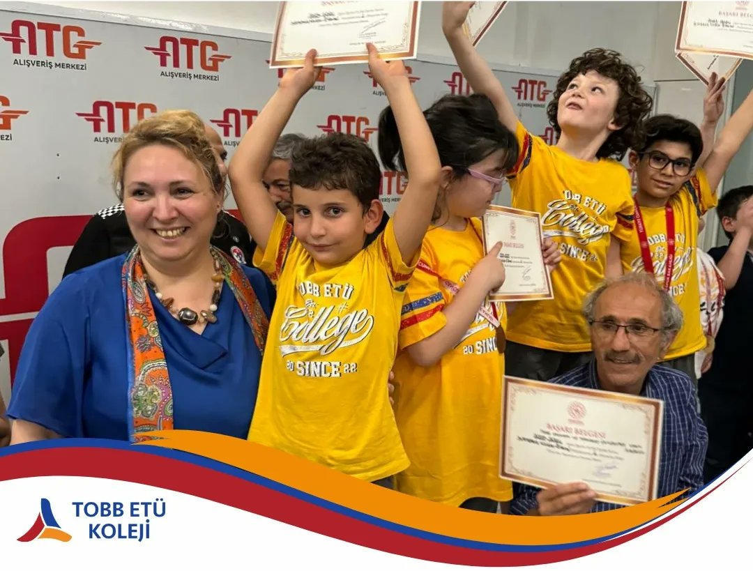 TobbEtuKoleji's tweet photo. Okul sporları Çankaya İlçesi 2. Küme Satranç Minikler B Kategorisinde 25 Takım arasından okul takımımız 1. olmuştur.
Minikler B Kızlar Kategorisi bireysel sıralamada öğrencimiz Hilal Ela CAN, Erkekler Kategorisi bireysel sıralamada öğrencimiz Okyanus Kaan AYKAÇ 4. olmuştur. https://t.co/IHpyMi5p4I