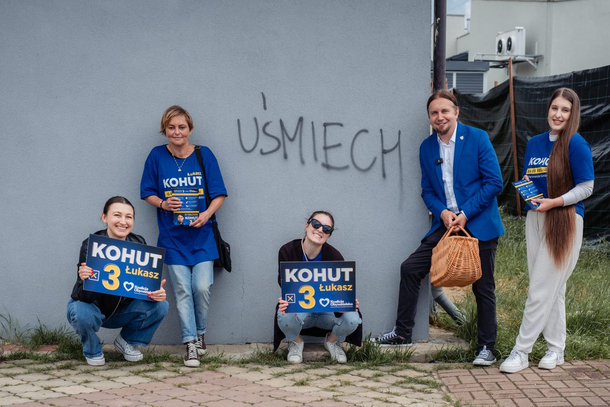 nowakowska78's tweet photo. 9 czerwca zagłosuję na @LukaszKohut ponieważ nigdy nie zawiódł, zawsze dotrzymuje obietnic. To jeden z najpracowitszych polskich europarlamentarzystów i wiem że "woda sodowa nie uderzyła mu do głowy"
Łukasz to człowiek godny zaufania https://t.co/r4d3kMXKqo