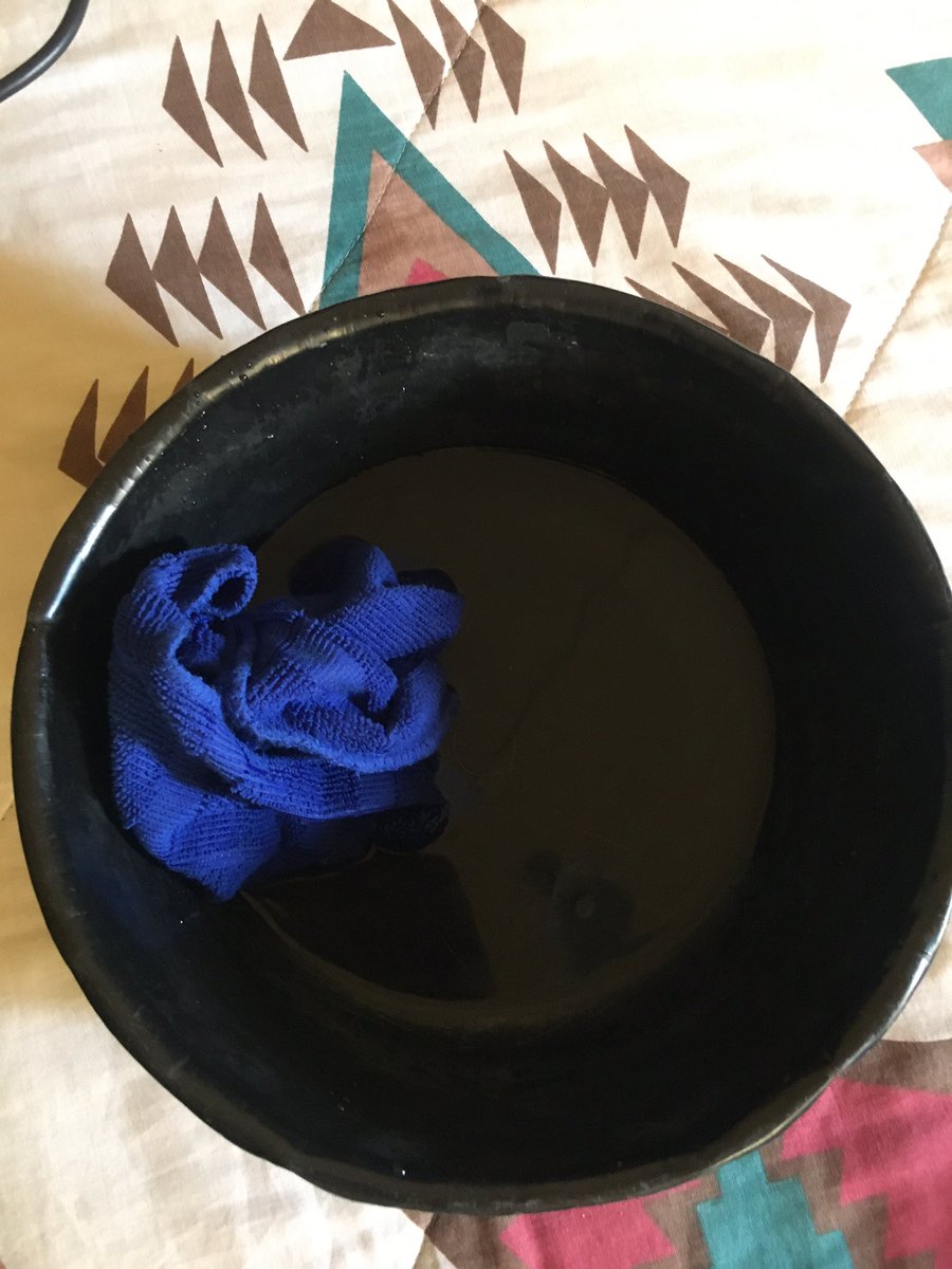 kuxthedon's tweet photo. Electricity goes,you have not ironed your clothes ,what do you do?

Life hack 101😅 https://t.co/u1UEDzrz4C