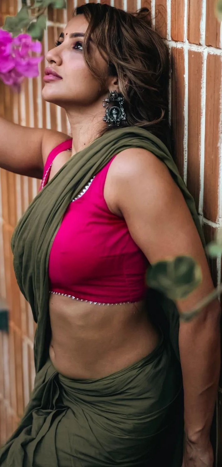 GPPy6r6asAAEDHS?format=jpg&name=large