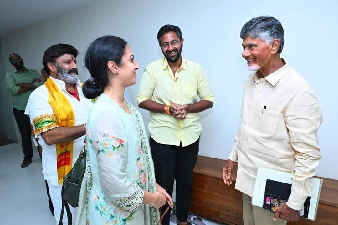 manabalayya's tweet image. #NBK with @naralokesh and @sribharatm celebrating the massive victories💥💥

#ApElections2024 #NandamuriBalakrishna @ncbn