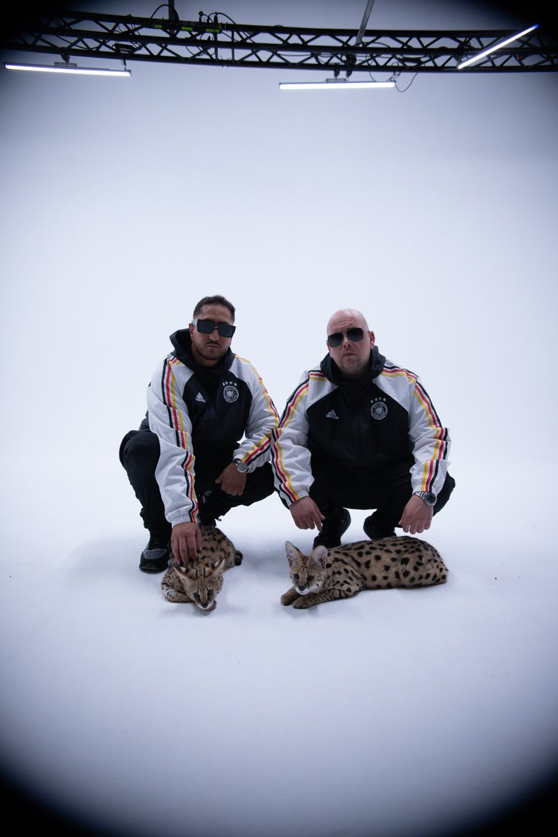 morgen 14h hörprobe zum neuen em song?! 👀