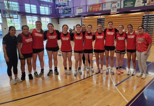 FPWarriorGHoops's tweet photo. Fantastic first session of summer league last night. Thanks for hosting us, @lkwdgirlshoops! #warriors https://t.co/YF18ti2IWr