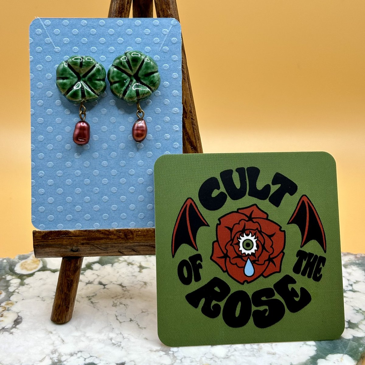 If someone can guess what song these earrings are based on I’ll send them for free. 😘

#earrings #ceramic