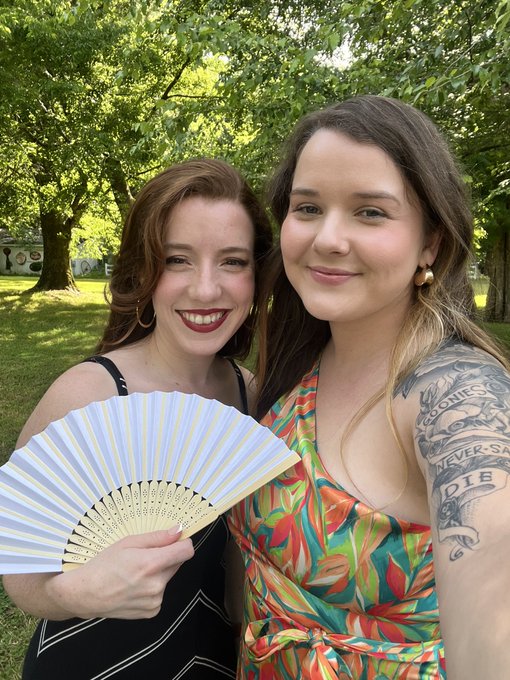 my favorite person in the whole world (my sister) 💗 https://t.co/yArT1K0R1N