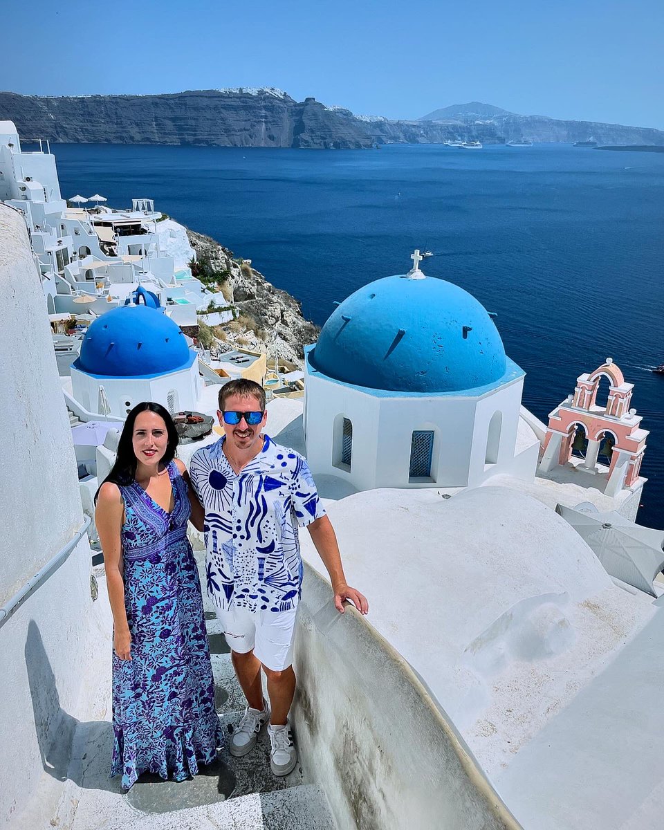Platanico's tweet photo. “Life is blue and white in Santorini” #Oia #Santorini #IslasGriegas 🏝️🇬🇷🔵⚪️ https://t.co/n4dNZJwOIo