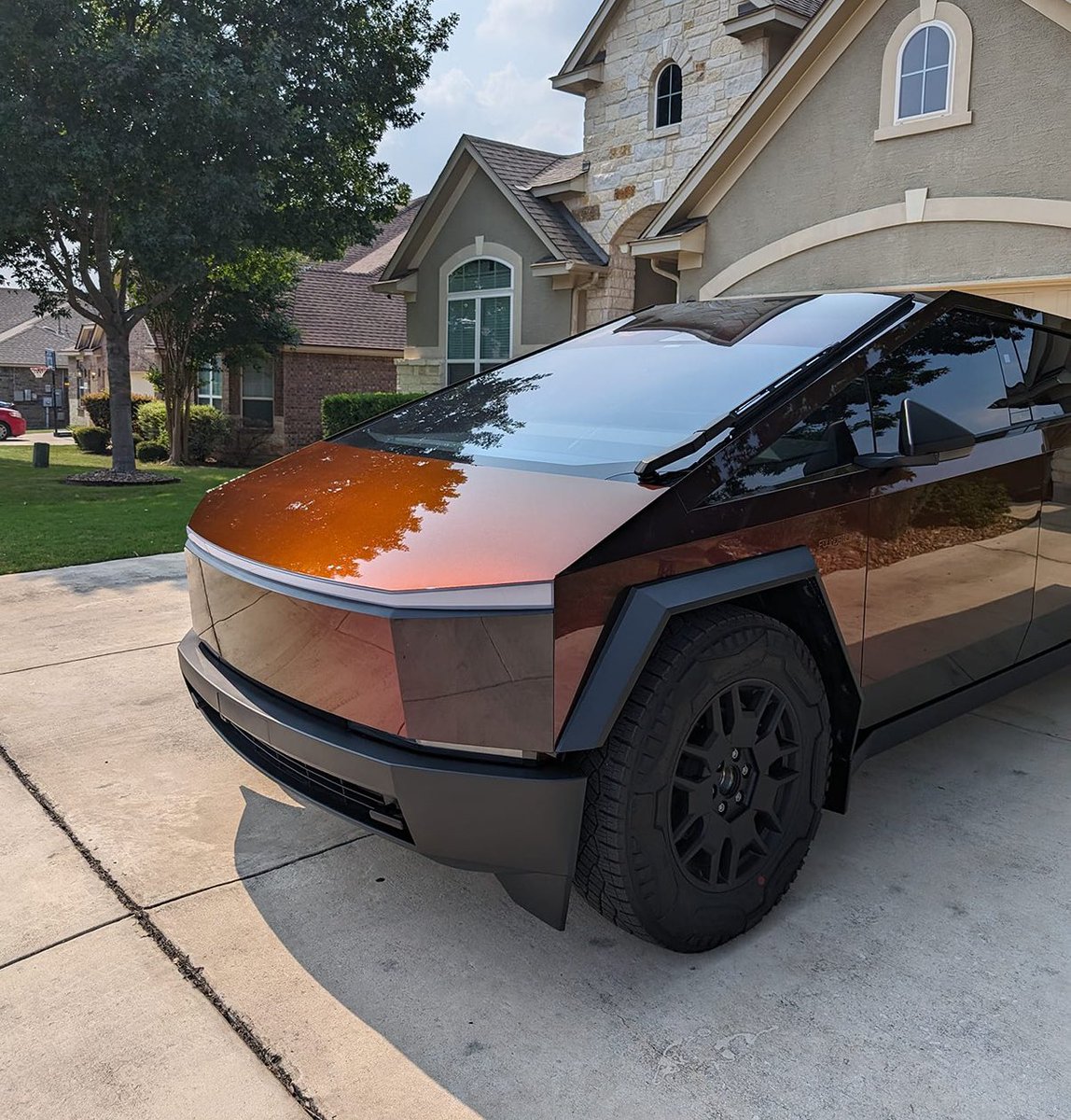 This wrap is called “Assassins Red”

Wow 🔥🔥