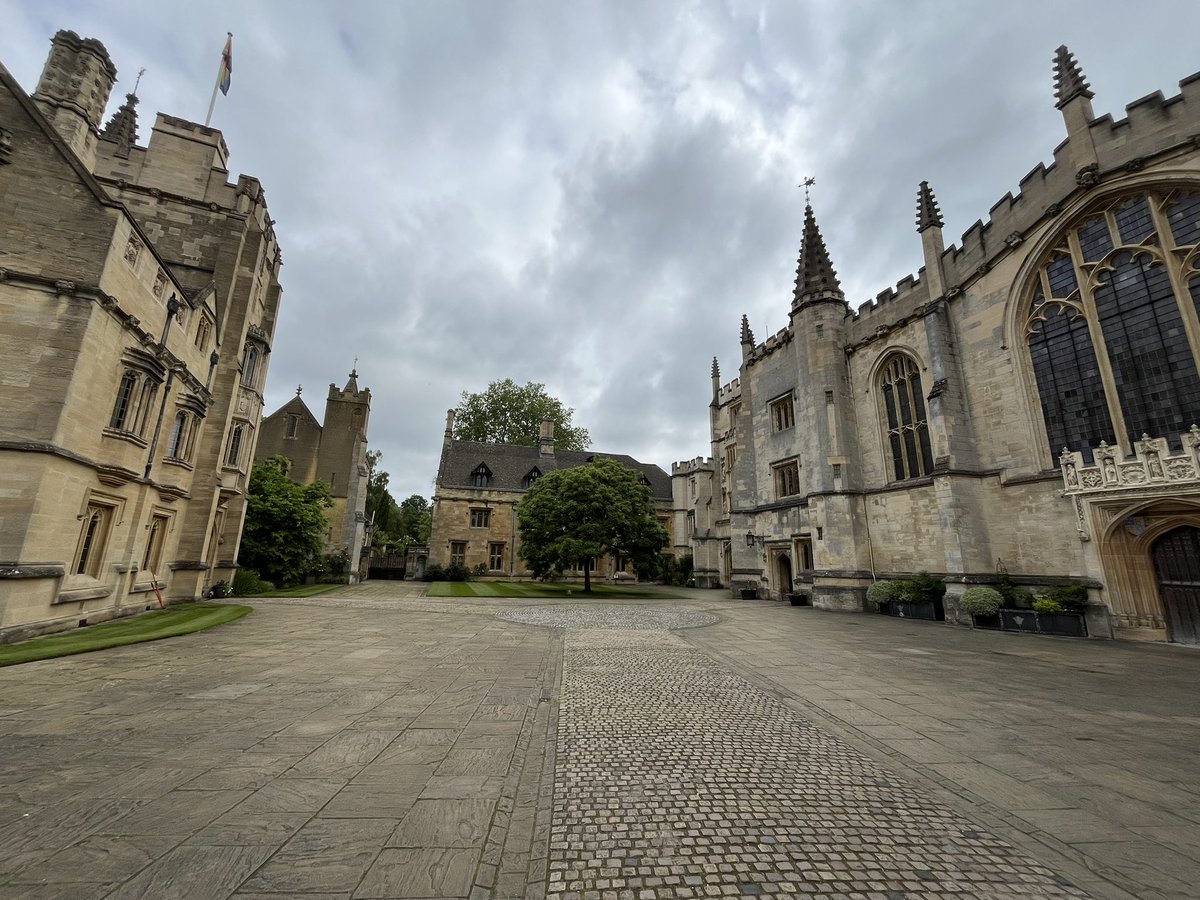 bwwong1984's tweet image. Finally completed my presentation at the 'Religion, Freedom, Equality' conference at Magdalen College, where I discussed how altruistic religious behavior can benefit public deliberation. The feedback has been amazing. Nice weather, great college, and a lovely experience 😁
