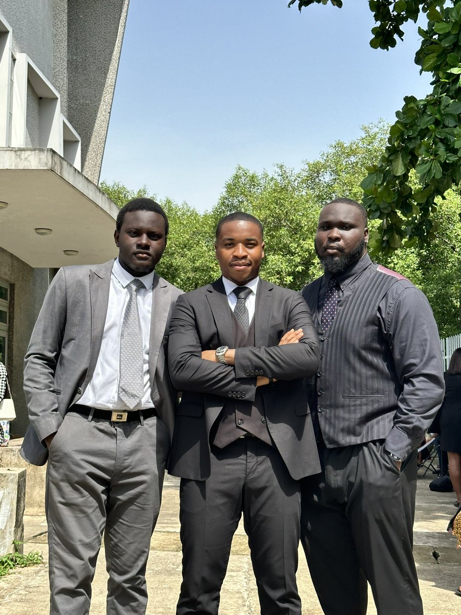 dumebidoall's tweet photo. day 1 - corporate day. 👔 https://t.co/F83HxvK2ea