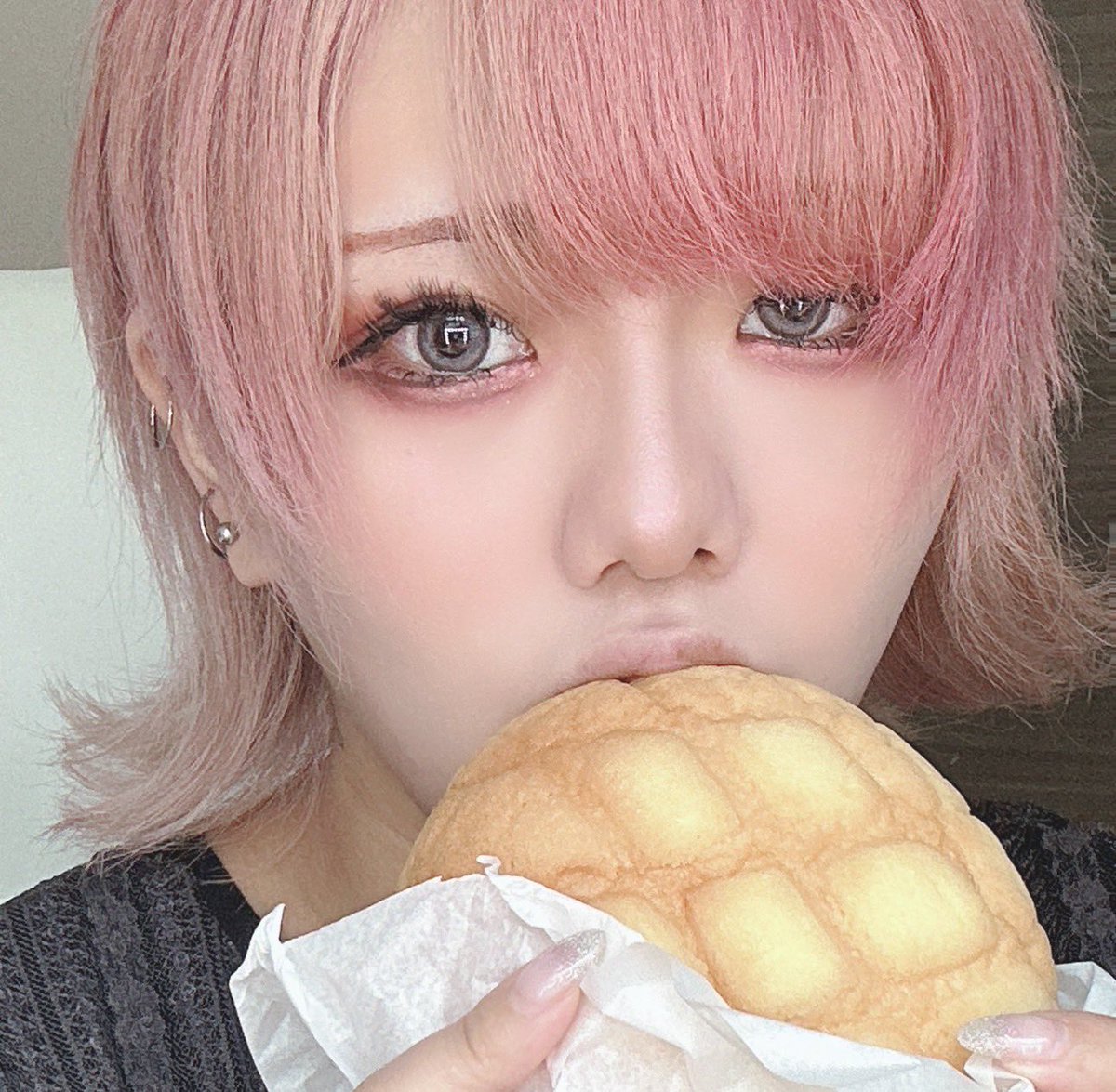 SMRRY0328's tweet photo. 皆様おはようございます👁‍🗨💋

遂にもうすぐ第2弾の配信日
新しいことを楽しみに……

それでは皆様
今日も一日いい日にしよう
頑張rem🐈‍⬛💜

#remツイ
#お願いenn様見て聞いて 
#フォーエイト
#こたせな 
#48famと繋がりたい 
#地声似 
#SMRRY  
#ウオタミ 
#BANZOO 
#YouTuber地声似 https://t.co/mS5fNzwAC3